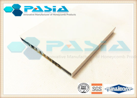 China Panel de panal de abejas de aluminio de revestimiento con revestimiento en polvo de peso ligero proveedor