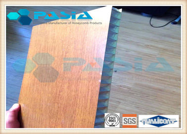 El panel de aluminio del panal del uso de la señalización cubierto con el marco de cobre de la chapa y de madera proveedor