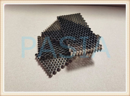 Endurecimiento del CÁÑAMO de la base de EMI Shielding Stainless Steel Honeycomb proveedor